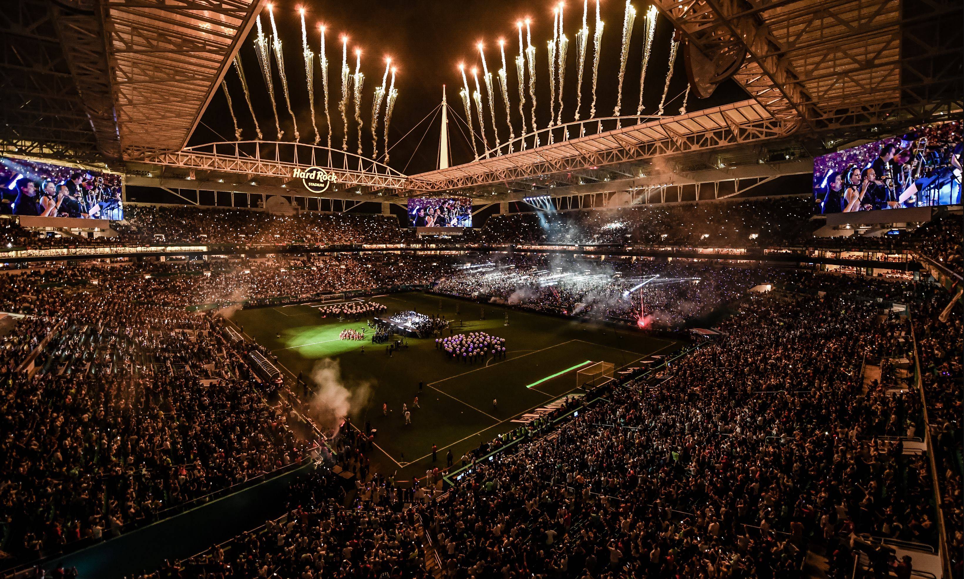 包含美洲杯传奇谢幕，球迷泪洒赛场的词条