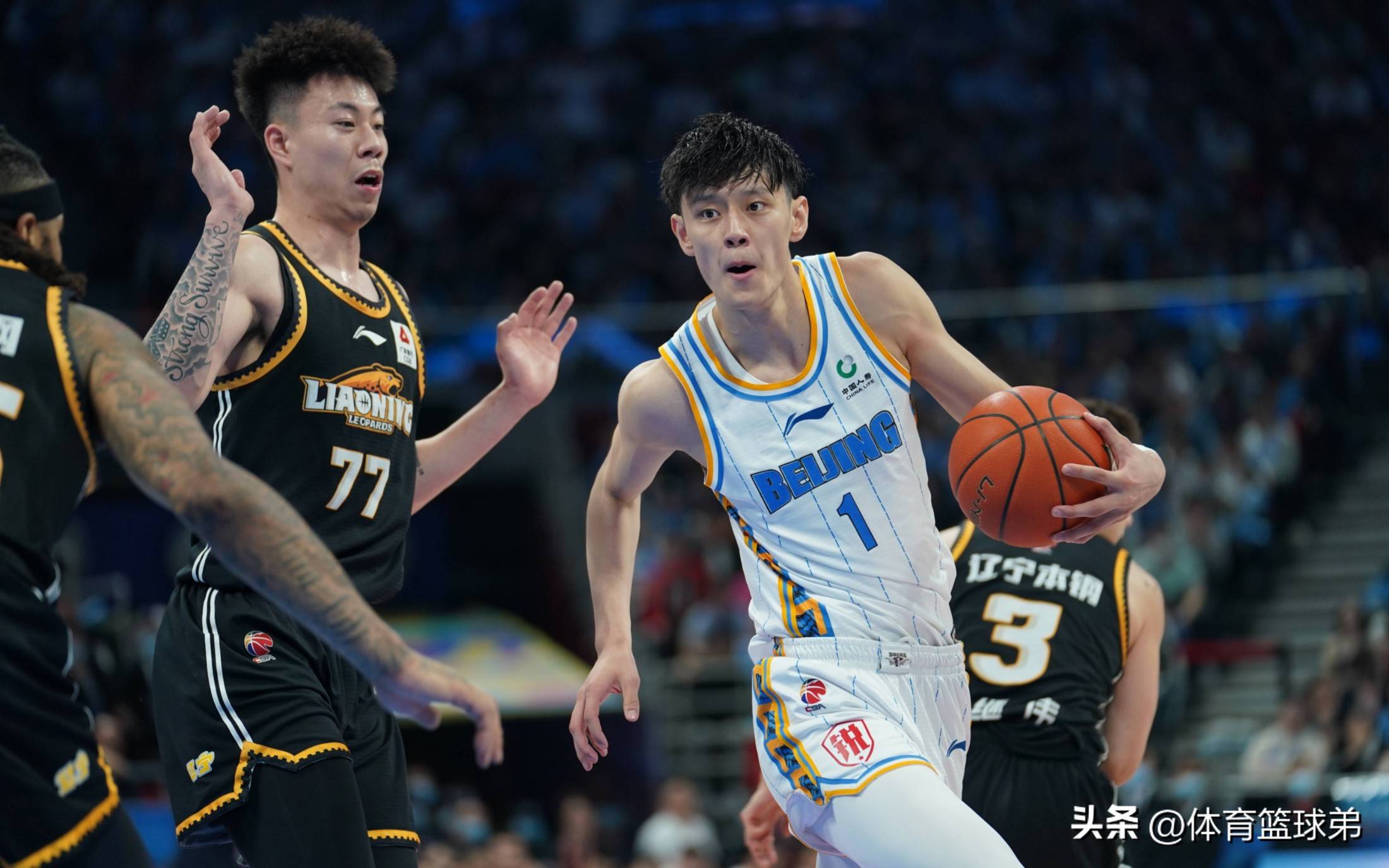 新疆队完胜北京队,张镇麟高光表现 新疆队完胜北京队,张镇麟高光表现