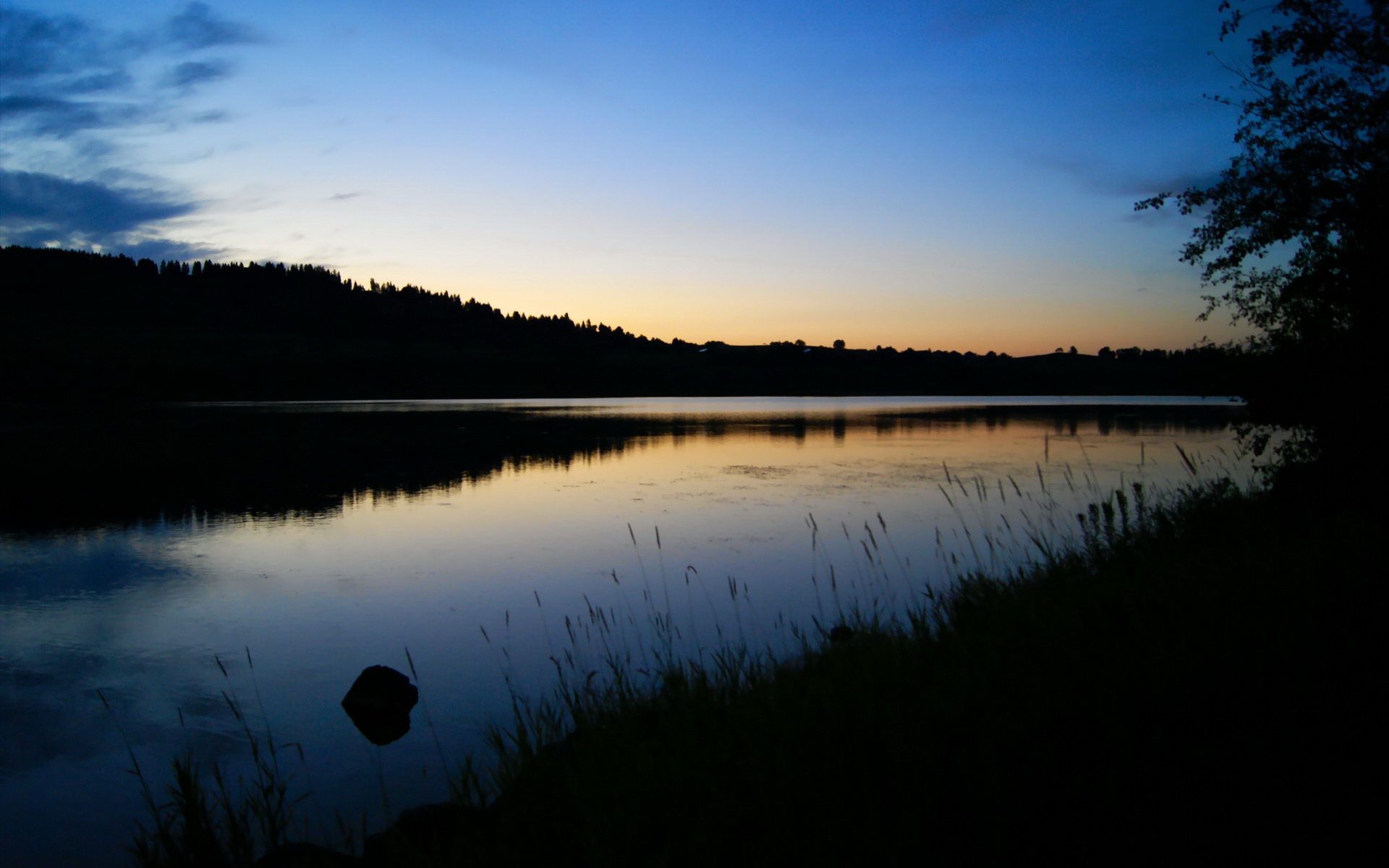 壁垒，当全黑的森严遇见厄德高的乐章